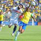 Zamalek's Basem Abdall (L) goes head to hand with Mamelodi Sundowns' Wayne Arendse in the CAF Championship final in Pretoria on October 15, 2016