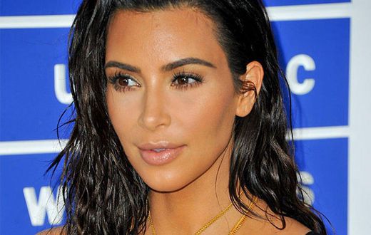 ___6606197___https:______static.pulse.com.gh___webservice___escenic___binary___6606197___2017___4___30___20___kim-kardashian-cellulite-mexico