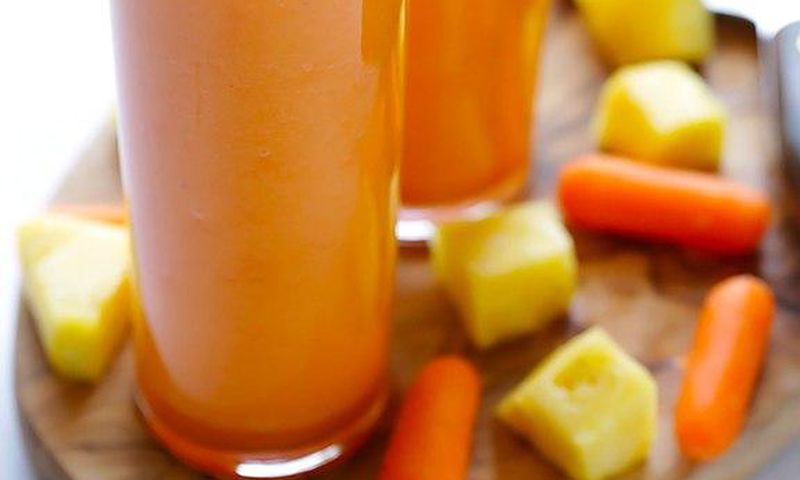Pineapple carrot smoothie