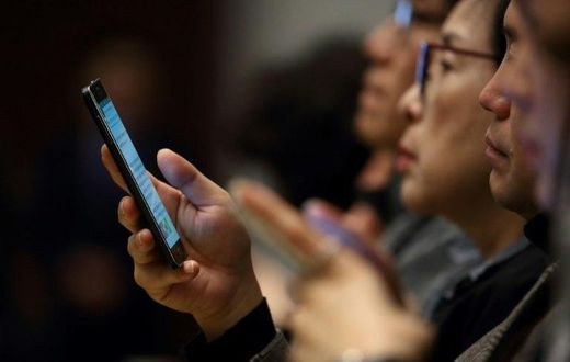 Cybercriminals are increasingly targeting smartphones as a gateway to key information about users, experts warn