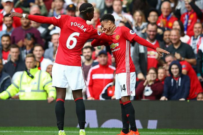 ___5527025___https:______static.pulse.com.gh___webservice___escenic___binary___5527025___2016___9___24___18___paul-pogba-jesse-lingard-cropped_a566ilhdptov1gsxzmyjvbjhe_2