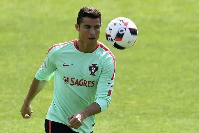 ___5243746___https:______static.pulse.com.gh___webservice___escenic___binary___5243746___2016___7___9___1___cristianoronaldo-cropped_jseead6k9tjb1asun3dn4k193_2