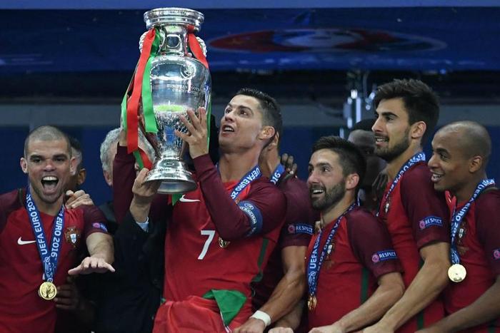 ___5251426___https:______static.pulse.com.gh___webservice___escenic___binary___5251426___2016___7___11___19___cristianoronaldo-cropped_1o0jakty547mi10h8s1aiuun5g_2