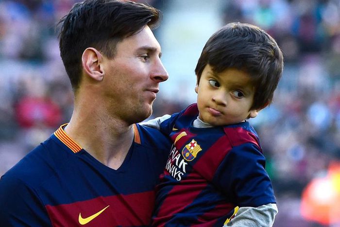 ___5455430___https:______static.pulse.com.gh___webservice___escenic___binary___5455430___2016___9___5___11___lionelthiagomessi-cropped_z0z2q3k9berh1f7m36yko6g8v