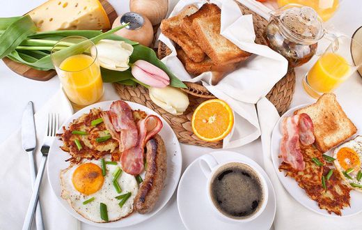 5 things that happened when I ate a big breakfast every day for a week