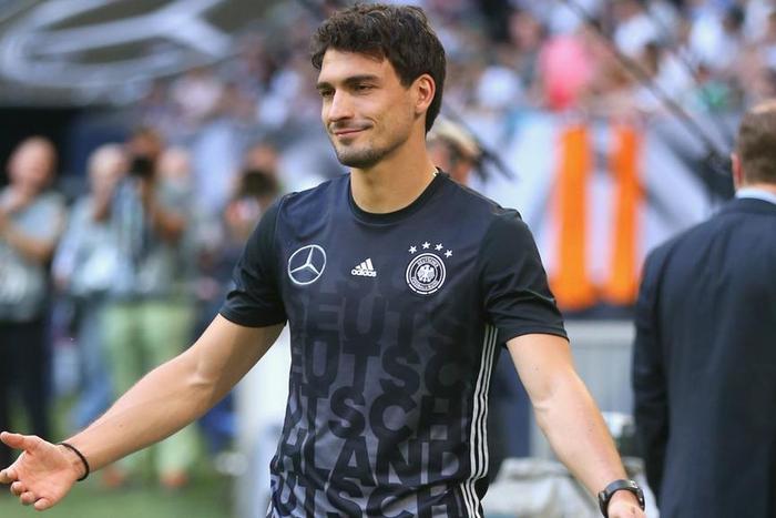 ___5154760___https:______static.pulse.com.gh___webservice___escenic___binary___5154760___2016___6___16___0___matshummels-cropped_16o1ilwzfj4er1jlx1lp271pxz_2