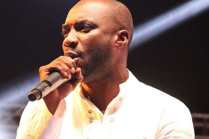 Kwabena Kwabena performing on stage