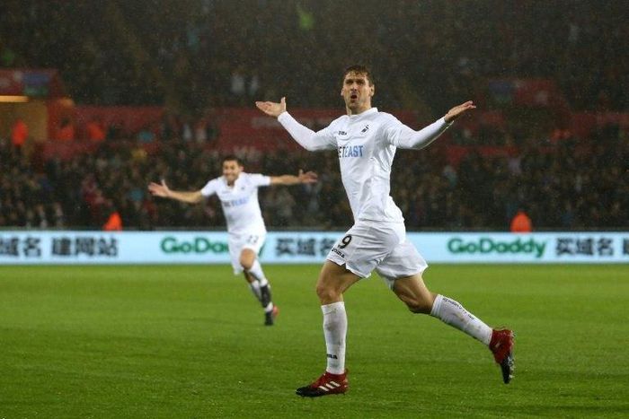 Swansea City's Fernando Llorente celebrates after scoring their second goal against Sunderland on December 10, 2016