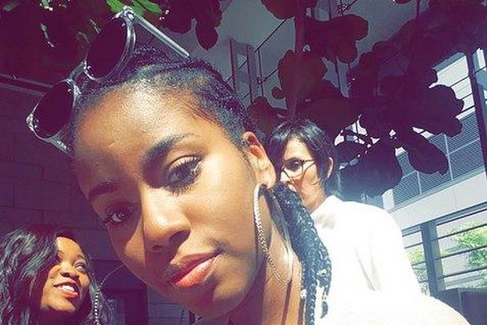 Lynx Entertainment act, MzVee