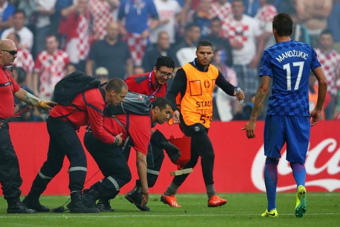 ___5164733___https:______static.pulse.com.gh___webservice___escenic___binary___5164733___2016___6___18___16___mario-mandzukic-cropped_1ht27w0vvtee61687d132jp27r_2