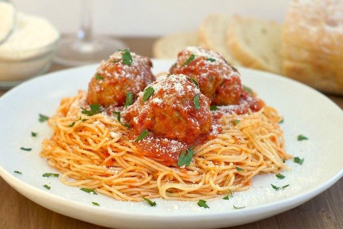 Spaghetti with meatballs