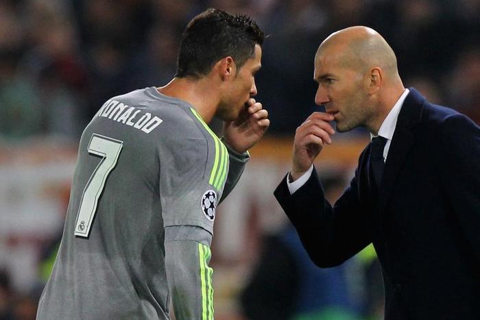 ___4983042___https:______static.pulse.com.gh___webservice___escenic___binary___4983042___2016___5___1___21___cristiano-ronaldo-zinedine-zidane-cropped_ulo527eiiygz1l8y23qqqmjnw_2