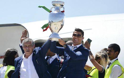 ___5297515___https:______static.pulse.com.gh___webservice___escenic___binary___5297515___2016___7___23___14___cristianoronaldo-cropped_1ap4kpk2ri80o1w8mjoe5jnr43_2