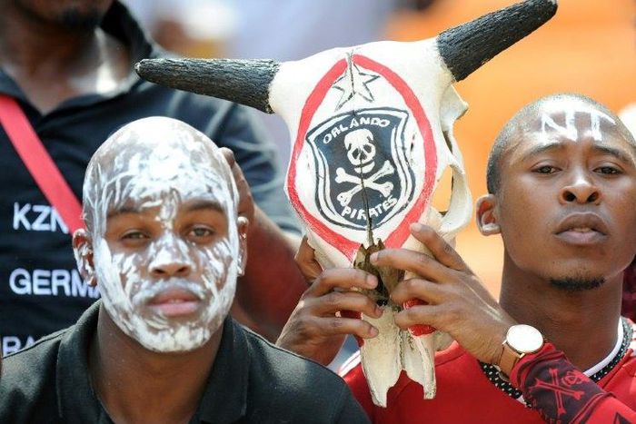 Frustrated fans wearing Pirates' colours raced onto the Loftus Versfeld stadium field in Pretoria after 82 minutes of play during which their side took in 6 goals from the Mamelodi Sundowns