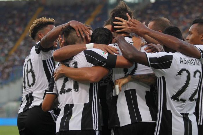 ___5427173___https:______static.pulse.com.gh___webservice___escenic___binary___5427173___2016___8___27___23___juventus-cropped_1ogezndlm90v417t1arvfq3wkc