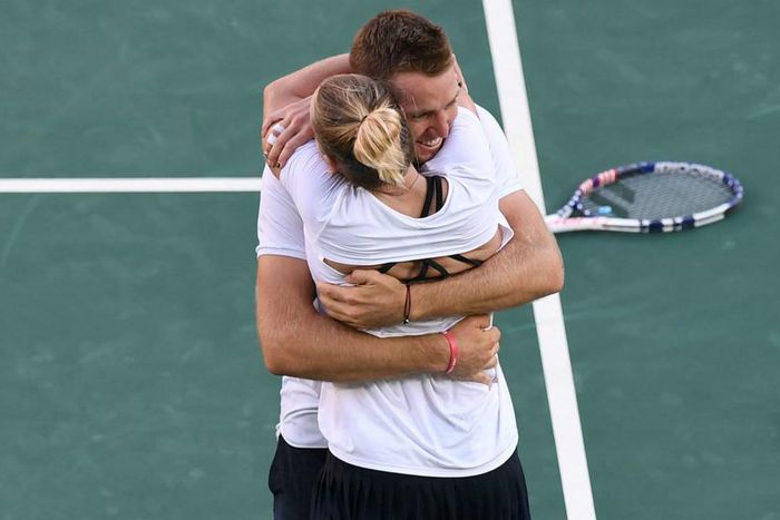 ___5378585___https:______static.pulse.com.gh___webservice___escenic___binary___5378585___2016___8___15___1___bethanie-mattek-sands-jack-sock-cropped_qbq20uzqqt9f1auwi2d7avr7m_2