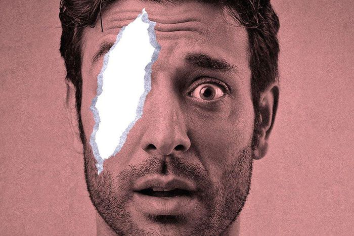 The #1 worst thing that can happen to your eyes when you take out your contacts