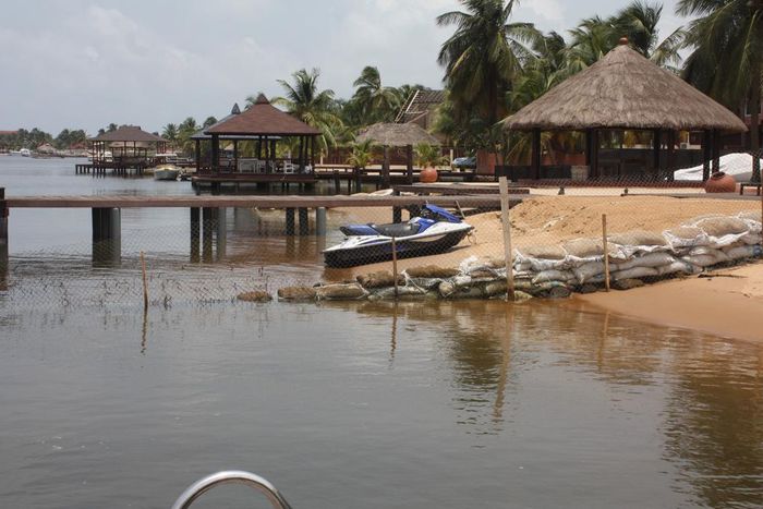 Marantha Resort, Ada