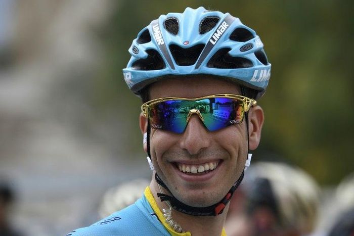 Italian Fabio Aru crashed and hurt his knee while training in Spain