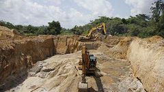 ___6536263___https:______static.pulse.com.gh___webservice___escenic___binary___6536263___2017___4___16___8___Stolen_Excavator