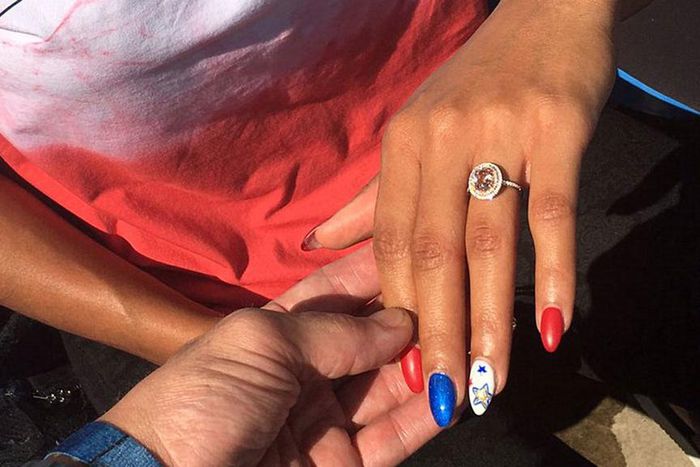 ___5386104___https:______static.pulse.com.gh___webservice___escenic___binary___5386104___2016___8___17___1___will-claye-proposal-81616-usnews-twitter-ftr_p8134yycrtvs1mzmicekqrr4l