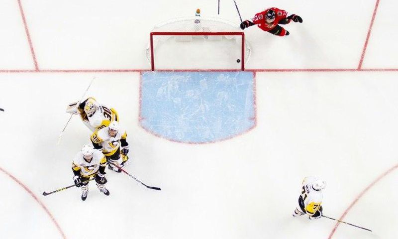 The Ottowa Senators beat the Pittsburgh Defenders 2-1 to force a decider in their Eastern Conference final series