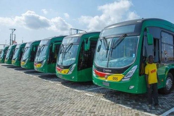 ___5491931___https:______static.pulse.com.gh___webservice___escenic___binary___5491931___2016___9___14___18___mahama-and-brt-buses-2-620x330