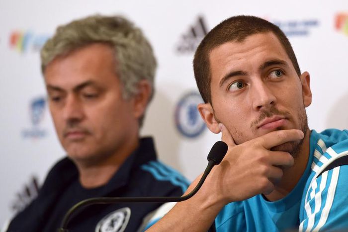 ___5467644___https:______static.pulse.com.gh___webservice___escenic___binary___5467644___2016___9___8___9___mourinhohazard-cropped_19ie0jhncosb51e9hjogr36qa4