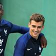 ___5126098___https:______static.pulse.com.gh___webservice___escenic___binary___5126098___2016___6___8___16___paulpogbaantoinegriezmann-cropped_vx4qzjufotgy1itb534v1yr0h