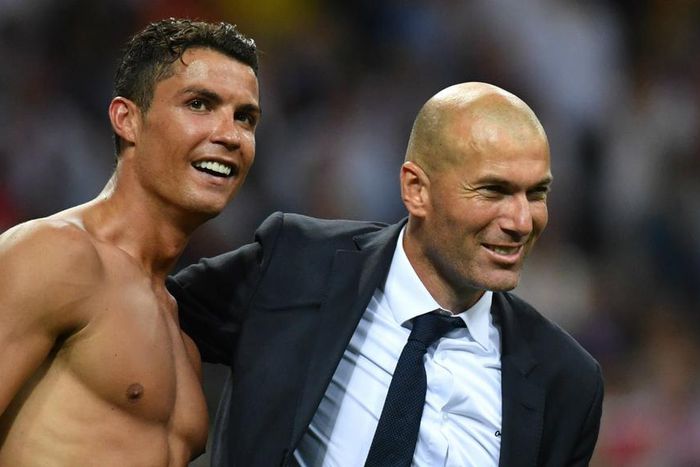 ___5086721___https:______static.pulse.com.gh___webservice___escenic___binary___5086721___2016___5___29___1___zidane-ronaldo-cropped_omothu6ae23l1vxz3mpdakjtk