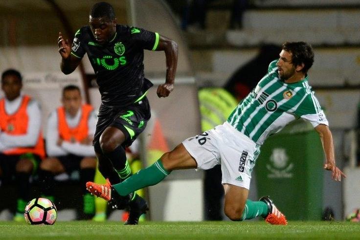 Joel Campbell on the ball for Sporting against Rio Ave in Vila do Conde on September 18, 2016