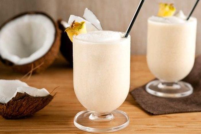 Banana and coconut smoothie
