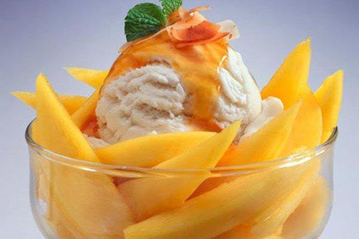 Coconut mango ice cream (Moonandme)