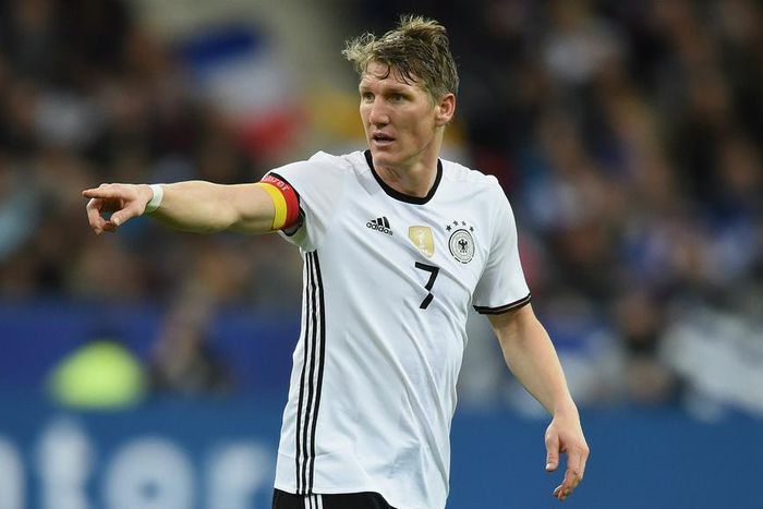 ___5087845___https:______static.pulse.com.gh___webservice___escenic___binary___5087845___2016___5___29___18___bastian-schweinsteiger-cropped_qbql6e94bblb1hc9fz1tp0ki3_2