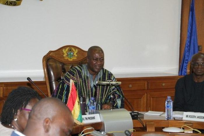 ___5989629___https:______static.pulse.com.gh___webservice___escenic___binary___5989629___2017___1___4___9___03-president-mahama-chairs-last-cabinet-meeting-at-the-flagstaff-house_31705974770_o_1