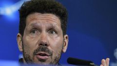 Atletico Madrid's coach Diego Simeone attends a press conference at the Vicente Calderon stadium in Madrid on November 22, 2016