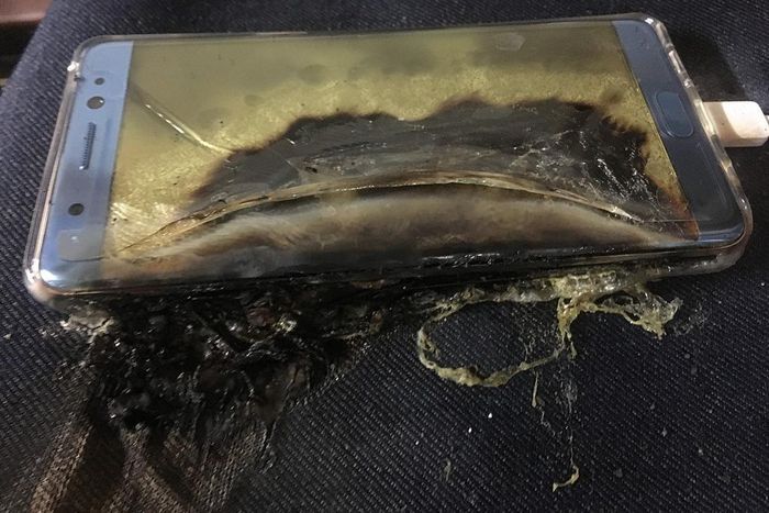 ___5591287___https:______static.pulse.com.gh___webservice___escenic___binary___5591287___2016___10___11___12___phone2