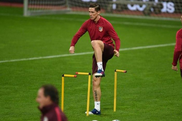 Atletico Madrid's forward Fernando Torres, pictured in February 2017, lost consciousness in a challenge with Deportivo la Coruna's Alex Bergantinos