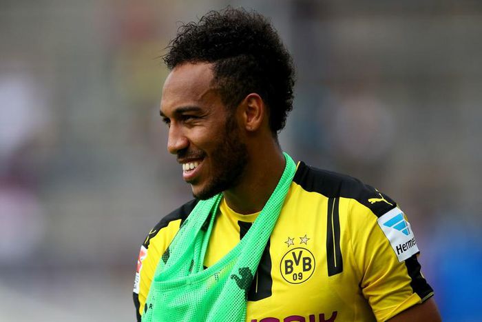 ___5350962___https:______static.pulse.com.gh___webservice___escenic___binary___5350962___2016___8___7___19___aubameyang-cropped_f988je2c9mu1zbfedp4if0tq_2