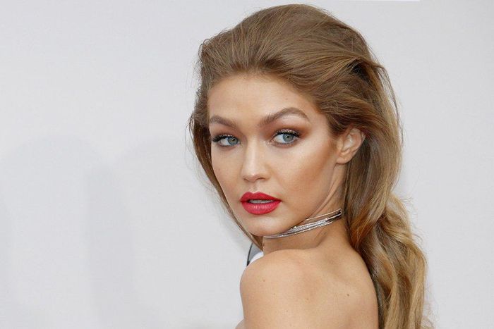 ___5979544___https:______static.pulse.com.gh___webservice___escenic___binary___5979544___2017___1___1___22___gigi-hadid-hashimotos-disease
