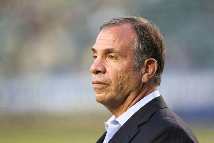 Coach Bruce Arena sees teamwork as a high priority