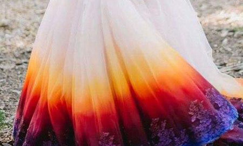 This Bride dyed her wedding dress impressively