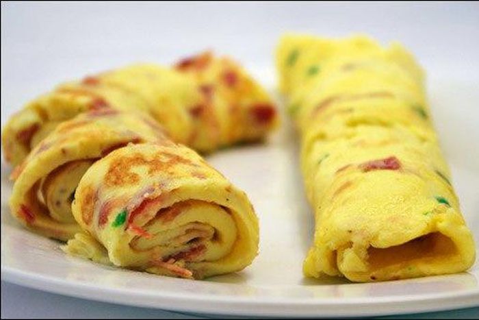 Omelette with bacon (mrbreakfast.com)