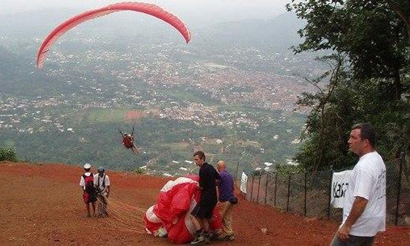 ___6439619___https:______static.pulse.com.gh___webservice___escenic___binary___6439619___2017___3___28___13___Ghana-Paragliding-Festival-620x300