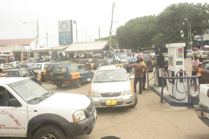 ___6287779___https:______static.pulse.com.gh___webservice___escenic___binary___6287779___2017___2___27___9___One-of-the-Fraga-oil-Co.-fuel-filling-station-at-a-lorry-park-in-Accra-Photos-Anita-Nyarko_1