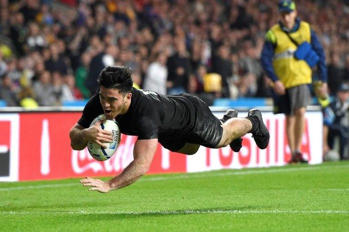 New Zealand's wing Nehe Milner-Skudder scores the first try during the final match of the 2015 Rugby World Cup between New Zealand and Australia at Twickenham stadium, south west London, on October 31, 2015