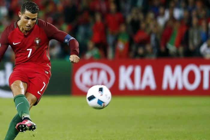 ___5155986___https:______static.pulse.com.gh___webservice___escenic___binary___5155986___2016___6___16___16___cristianoronaldo-cropped_16ln084eojmrf1060i6dhjwad7_2