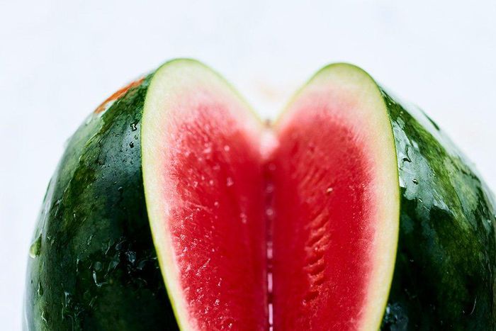 Woman with 2 vaginas, pregnant with miracle baby.