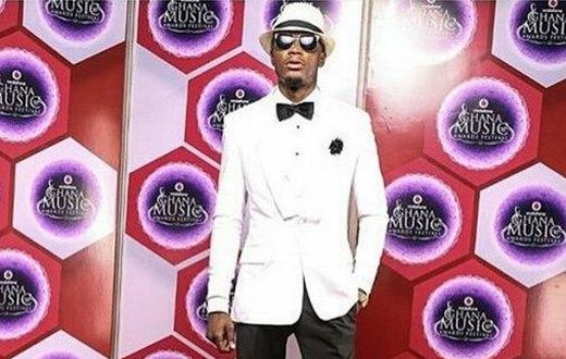 EL on 2016 VGMAs red carpet
