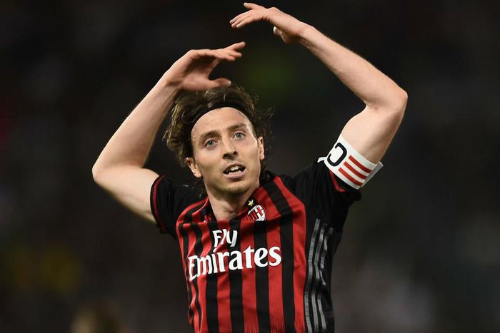 ___5069912___https:______static.pulse.com.gh___webservice___escenic___binary___5069912___2016___9___21___9___riccardo-montolivo-cropped_x3sgutq6sune1lndzsnzrv072